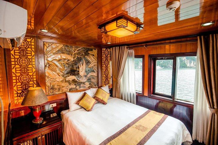 Bai Tu Long Bay Cruise 2D/1N: Kayaking, Swimming at pristine places & Full Meals