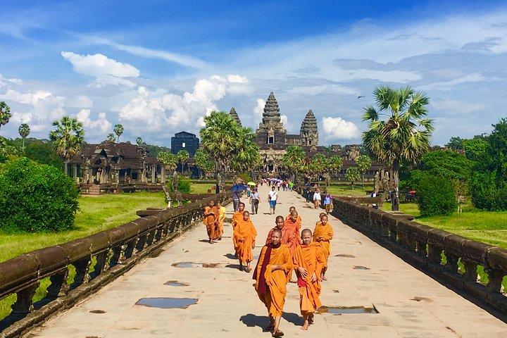 Discover Cambodia 8 Days from Siem Reap to Kratie and Phnom Penh