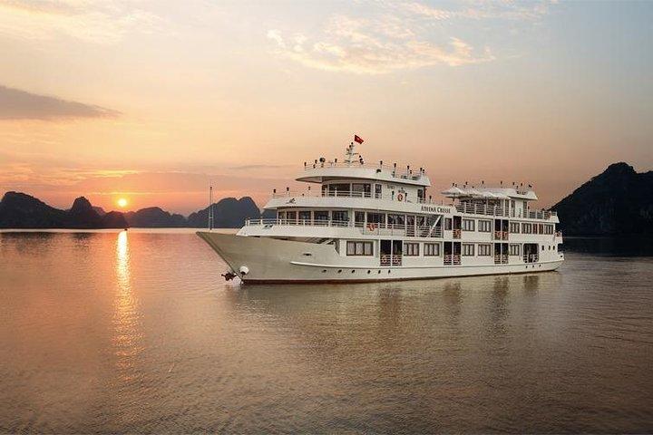 Bai Tu Long Luxury Cruise 2D/1N: Kayaking, Swimming, meals at pristine places