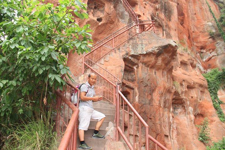 1-Day Chengdu Layover Tour: Leshan Giant buddha with Round Airport Transfer