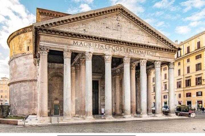 Rome Famous Squares and Fountains Walking Tour