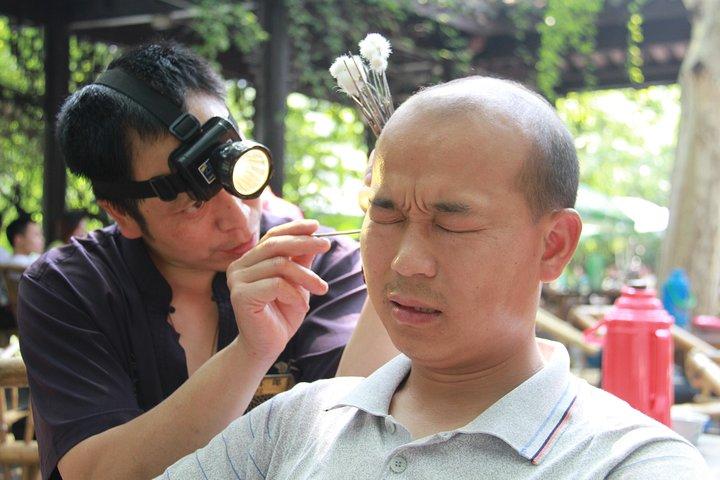 2-Days Chengdu tour with the Panda Base,Renmin Park,Jinli street & Leshan Buddha