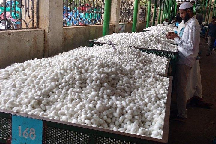 Story of Mysore Silk tour from Bangalore to experience Silk Weaving & Palace