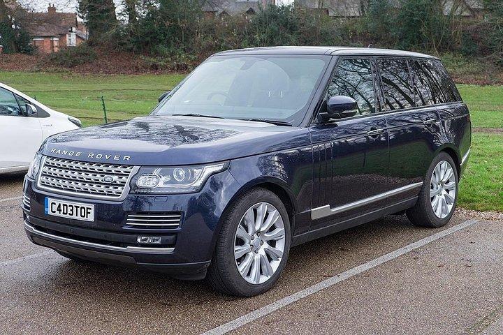 VIP Lounge & Chauffeured Luxury Range Rover to London Bicester Shopping Outlet