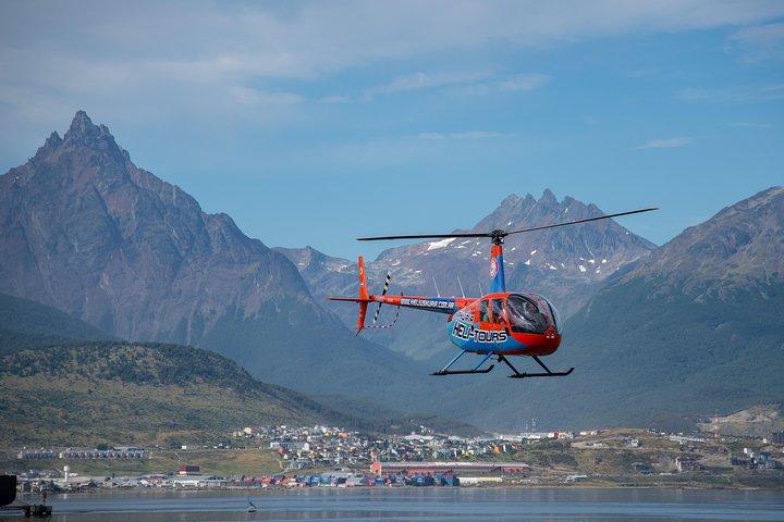 Helicopter Overflight - Landing in the Cordillera - A30