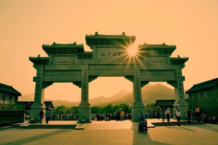 Private Transfer to Shaolin Temple and Longmen Grottoes from Luoyang