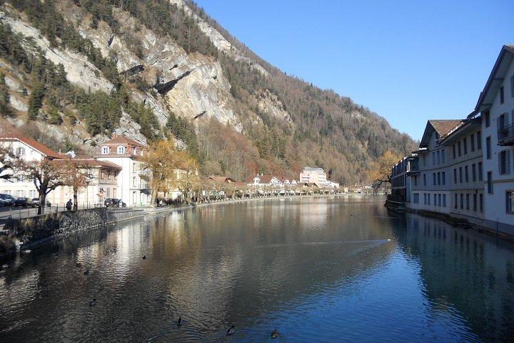 Private Lake Thun and Lake Brienz Express Tour from Interlaken