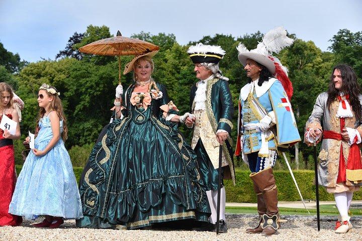 Fontainebleau and Vaux Le Vicomte Private Day Tour from Paris