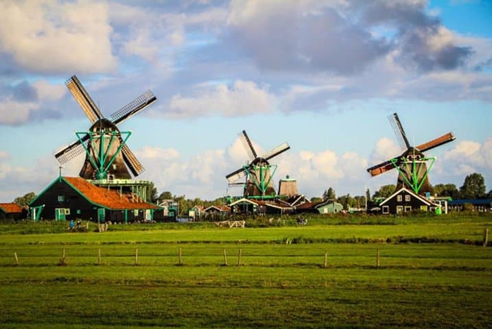 Ansterdam Highlights: Zaanse Schans, Edam, Volendam and Marken