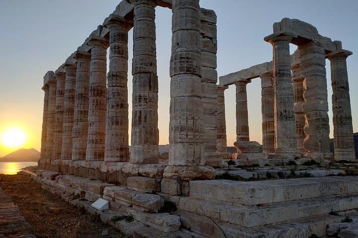 Mercedes Private Tour to Temple of Poseidon with Lunch and Swim
