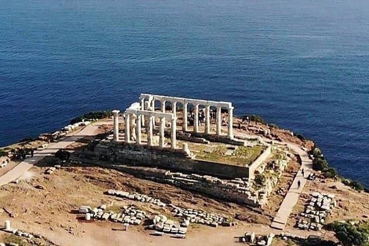 Mercedes Private Tour to Temple of Poseidon with Lunch and Swim