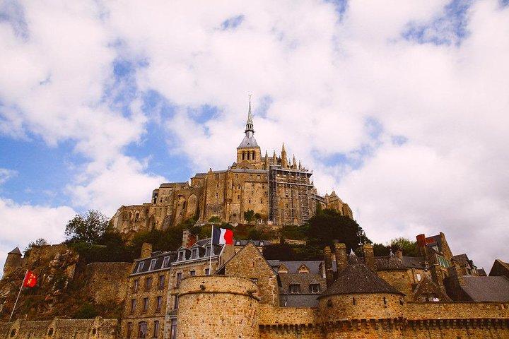 Best Private 12 hs tour to Mt. Saint Michel from Paris Hotel