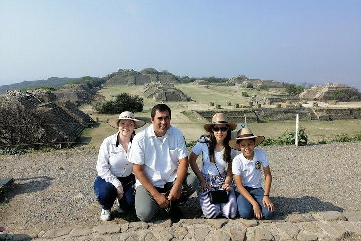 Monte Alban Guided Half Day Tour