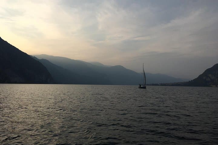 Sailing at Sunset on Lake Como: How to escape from daily routine