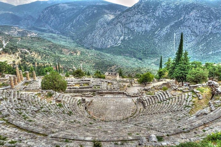 Mercedes Private Tour to Delphi and Arachova