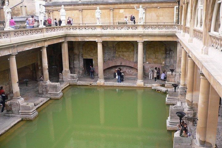 Stonehenge,Bath & Salisbury in Executive Luxurious Vehicle Private Tour