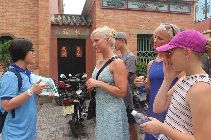Private Saigon Walking Tour with Food Tasting