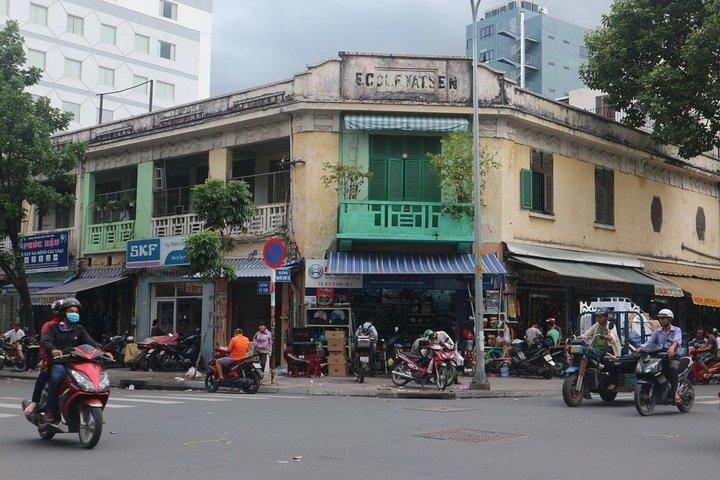 Private Saigon Walking Tour with Food Tasting