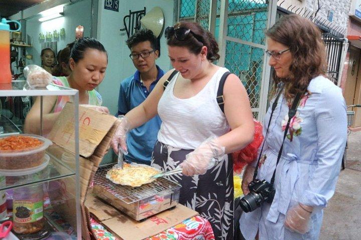 Private Saigon Walking Tour with Food Tasting