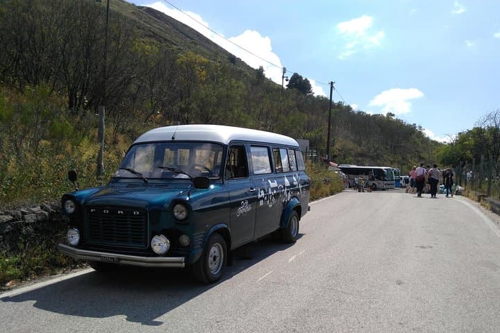 Vintage Van Experience: Tour and Transfer to Mt. Vesuvius