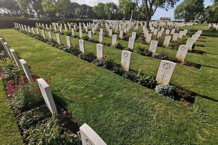 Normandy Landing Beaches Private Day Tour from Paris