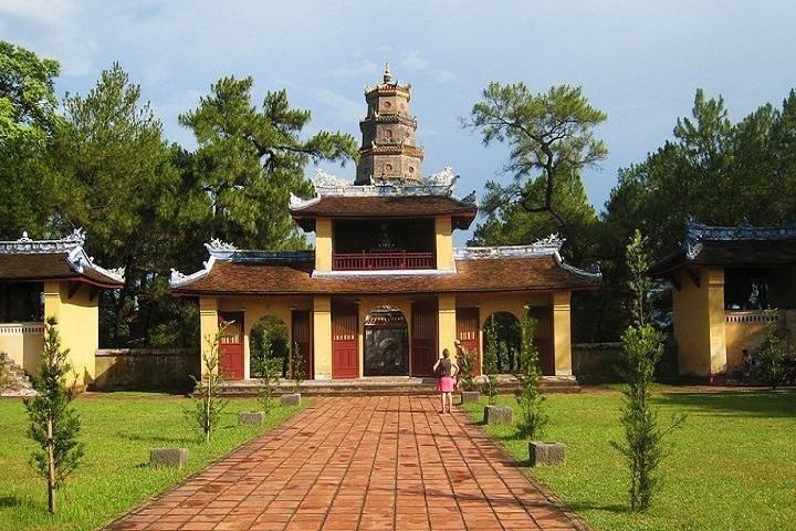 Chan May Port to Hue, Hoi An or Golden Hand Bridge of Bana Hills