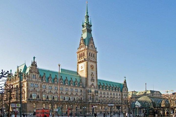 Airport Transfer: Hamburg to Hamburg Airport HAM by Business Car