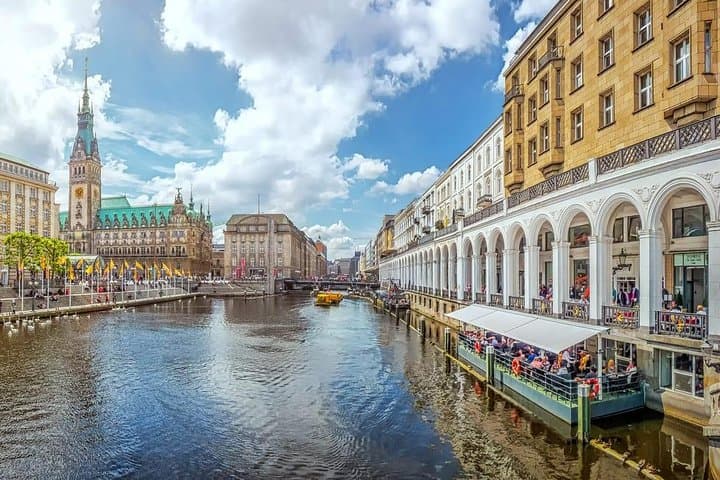 Airport Transfer: Hamburg Airport HAM to Hamburg by Luxury Van