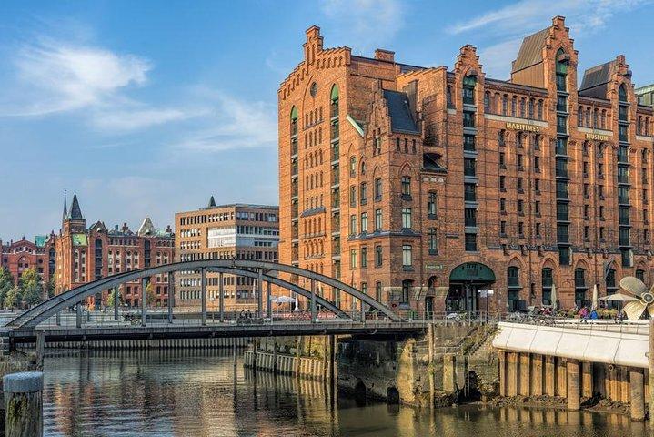 Airport Transfer: Hamburg to Hamburg Airport HAM by Business Car
