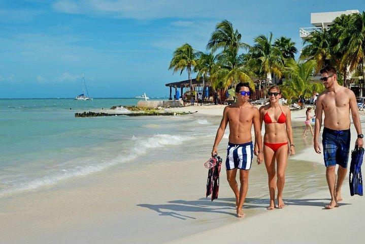 Travel ABOARD A JEEP and visit the most iconic places of Cozumel!