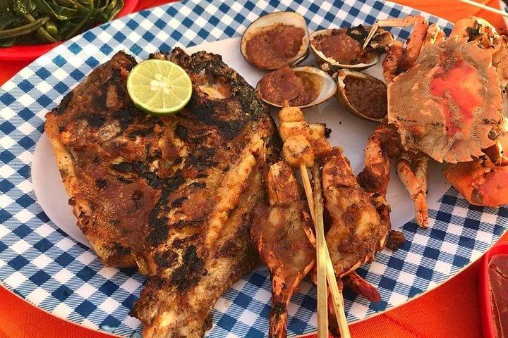Best Romantic Seafood Dinner at Jimbaran Beach Sunset