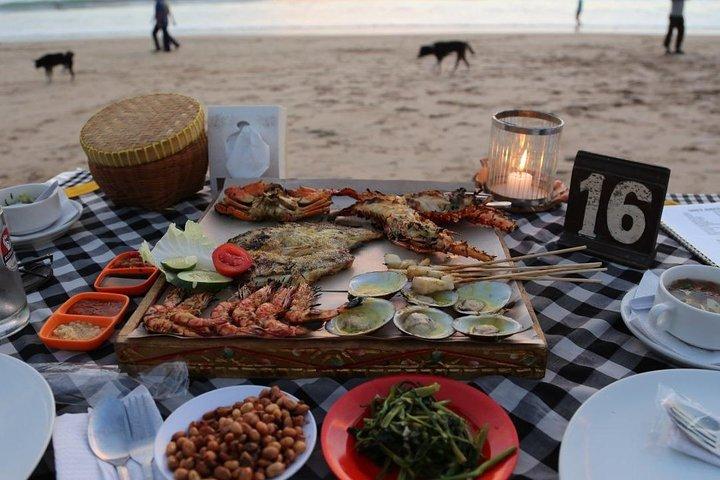 Best Romantic Seafood Dinner at Jimbaran Beach Sunset