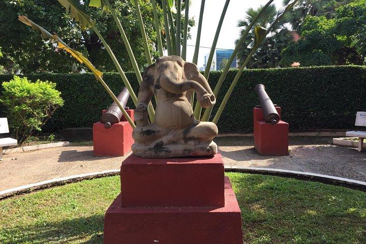 Half-Day Royal Palace, Wat Phnom & Independence Monument Tour