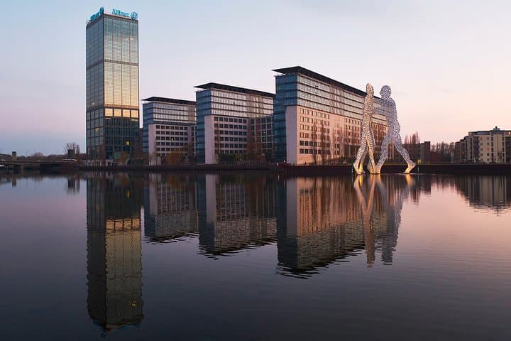 Berlin Architecture/River Spree Full Day Photography Tour