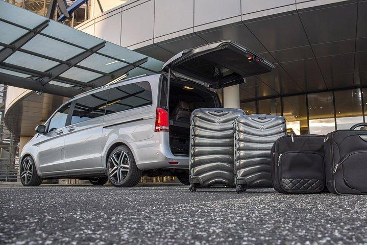 Brussels transfer to or from Paris (airport / city, sedan or private van)