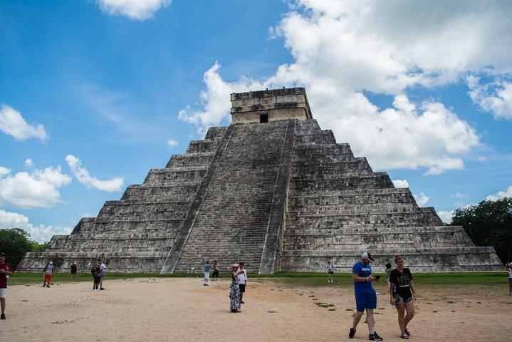 Experience Chichén Itzá: Full Day Tour with Cenote & Valladolid