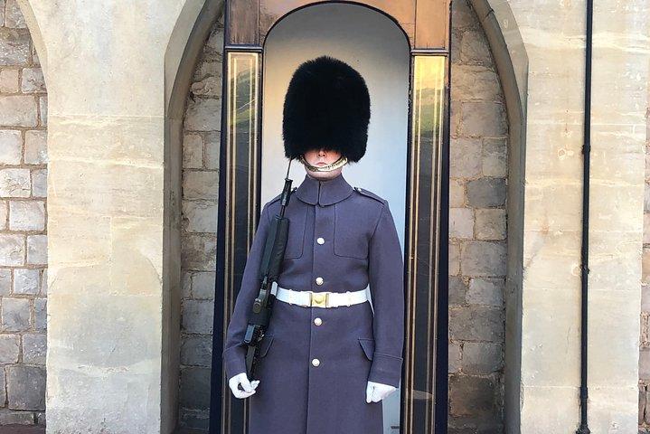 Half Day Tour to Windsor castle By Private Executive Car