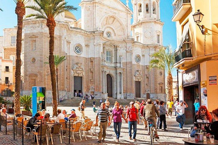 Cadiz Shore Excursion: Scenic & walking tour with cheese and sherry tasting