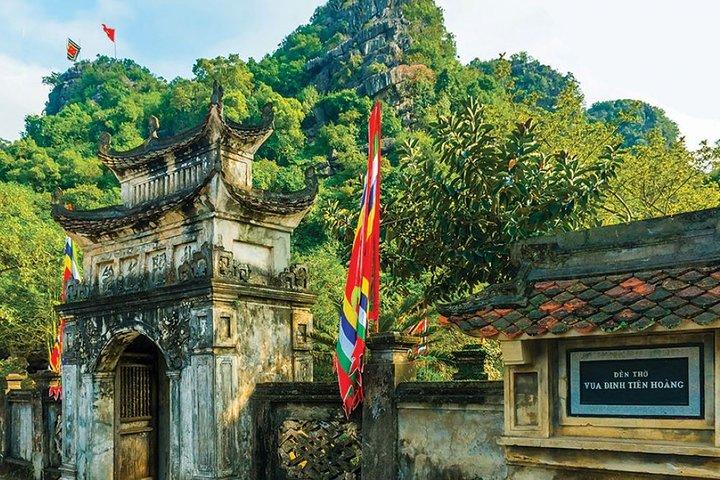 Hoa Lu Former Citadel and Tam Coc Private Day Tour from Hanoi