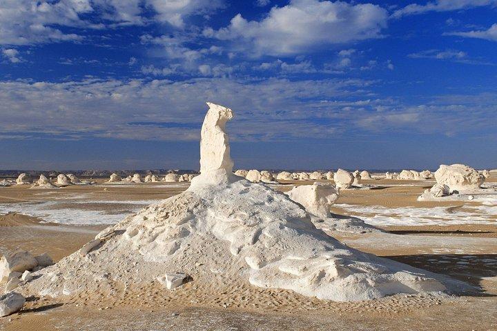2 Days White Desert and Bahariya Oasis Tour