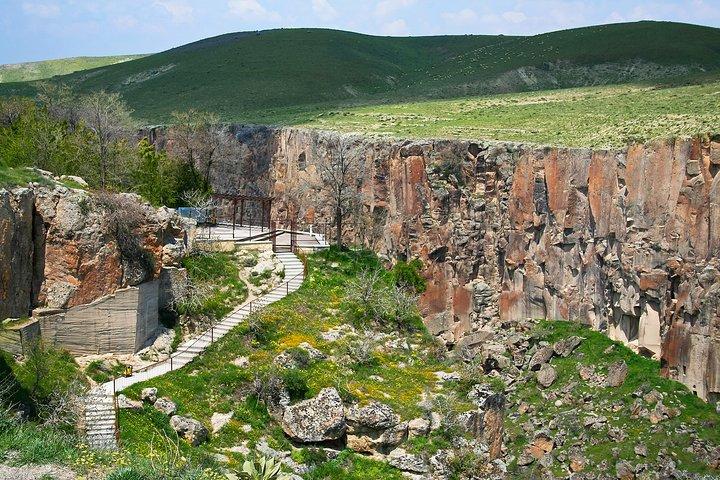 Ihlara Valley and Derinkuyu Underground City Tour