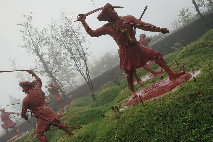 Sinhagad Fort Trip (Guided Half Day Sightseeing Tour)