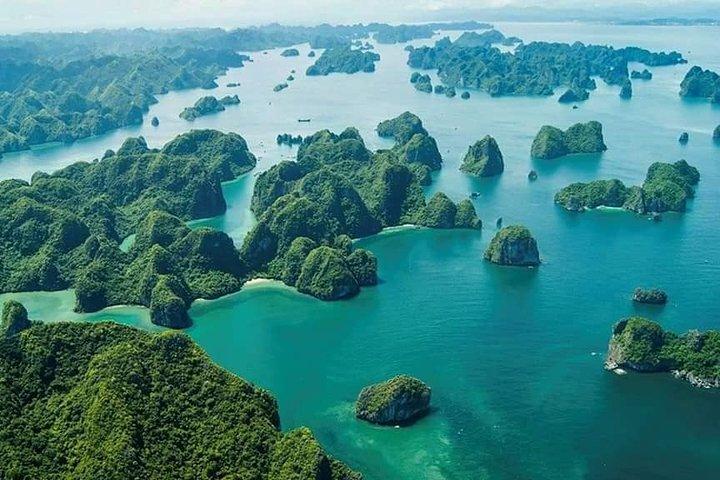 Ha Long Bay Overnight Cruise from Ha Noi