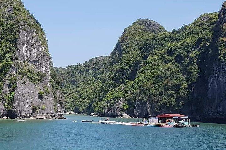 Ha Long Bay Overnight Cruise from Ha Noi