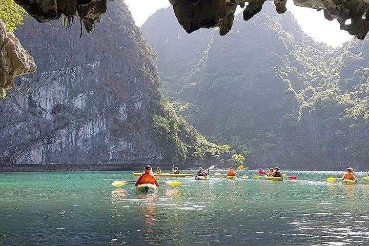 Ha Long Bay Overnight Cruise from Ha Noi