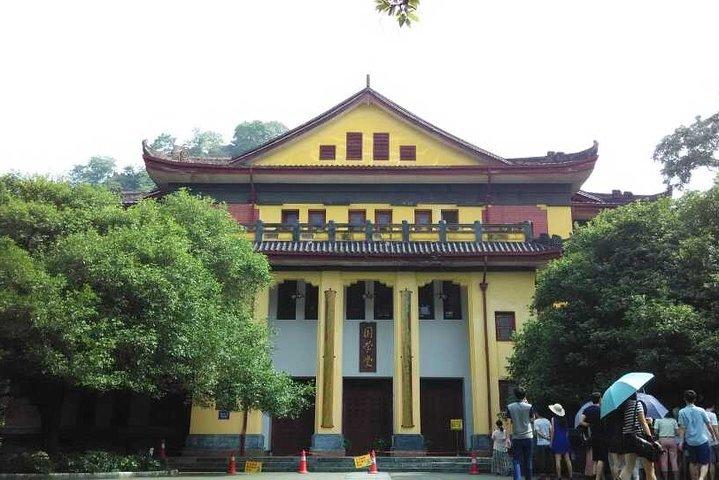 Elephant Trunk Hill and Duxiu Peak Guilin Private Day Tour