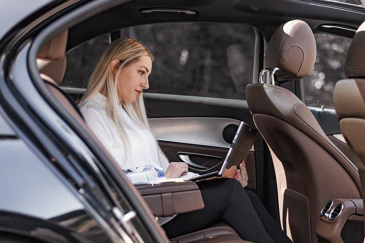 Private transfer from BRU Airport to Brussels city with luxury limousine 3 pax