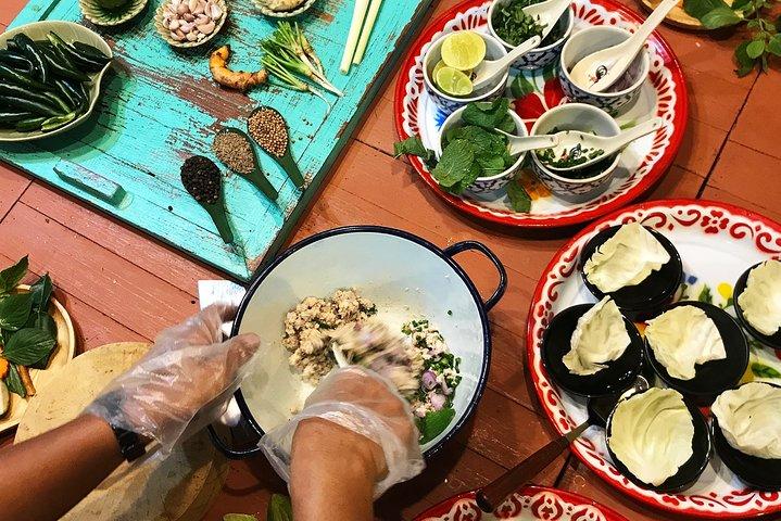 Silom Thai Cooking Experience with Market Visit