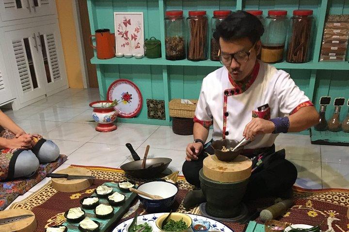 Silom Thai Cooking Experience with Market Visit