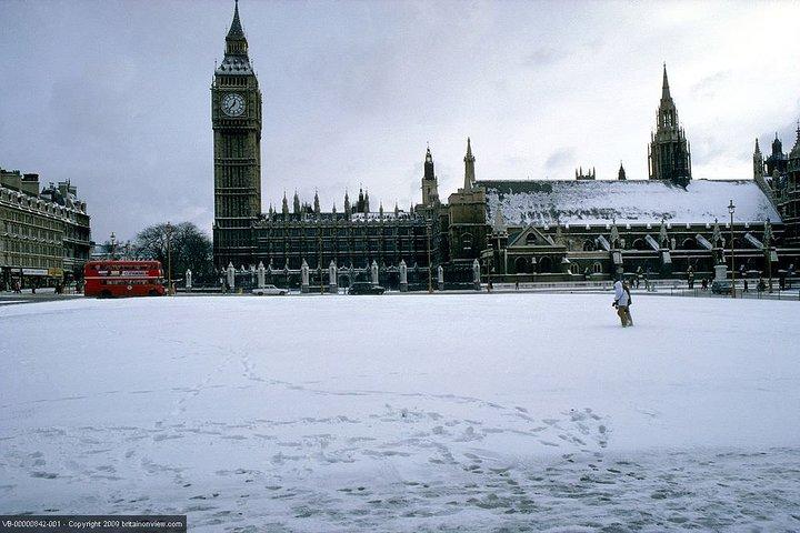 London Sights and Sounds on Christmas Day Afternoon Guided Tour
